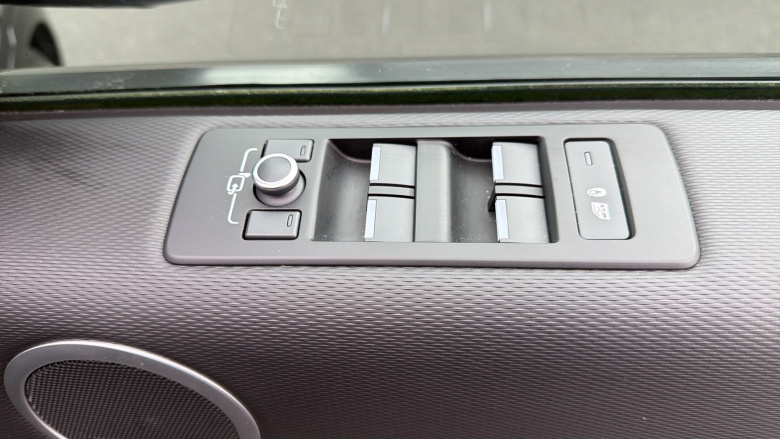 Land Rover Discovery 3.0 D250 R-Dynamic SE 5dr Auto Diesel Station Wagon